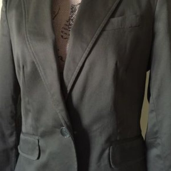 Ladies Pant Suit - Picture 2 of 4